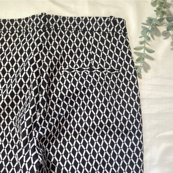H&M Black and White Print Ankle Length Pants Side Zip Size 6 - Picture 3 of 8
